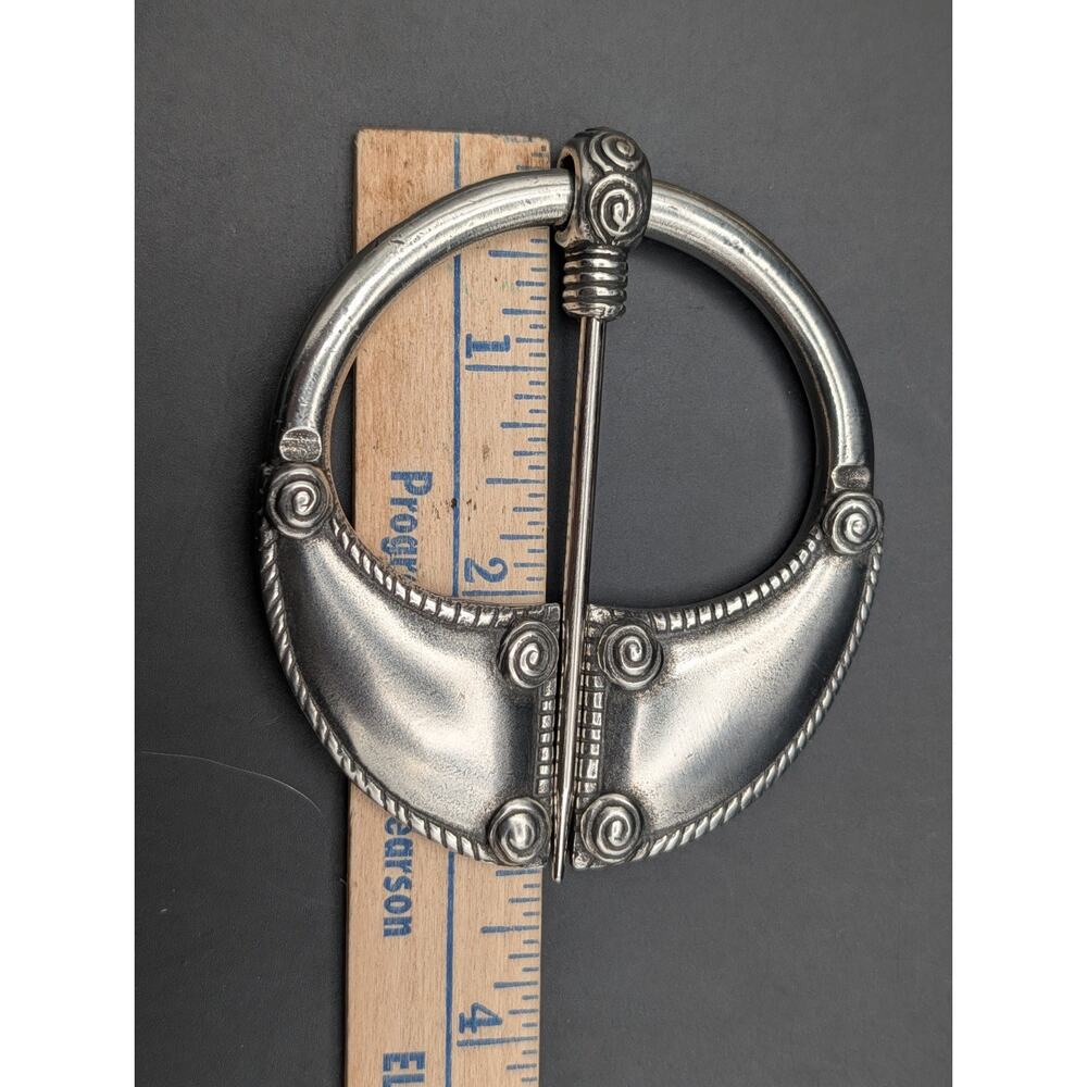 Vintage Tinn-Per Norway Pewter Viking Brooch Aett Series Hilde Fostveit Boxed - Picture 5 of 6